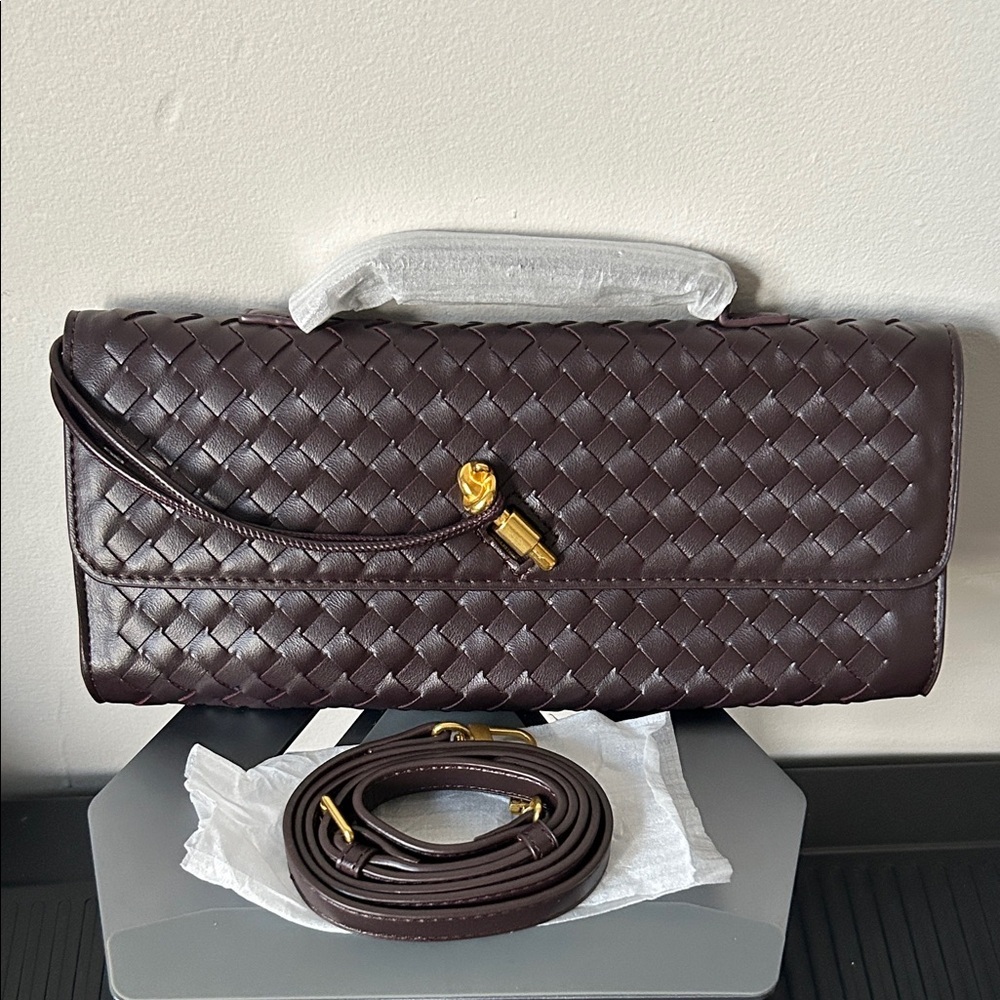 NWOT 🌟 Woven Leather Shoulder Bag 🌟